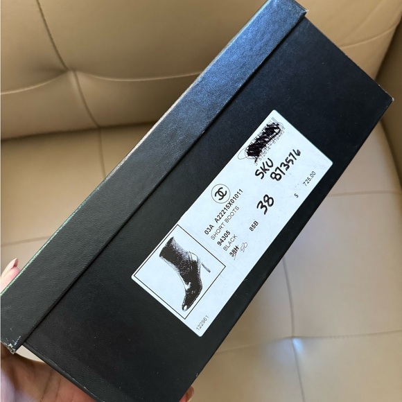 Chanel vintage Camellia leather sock boots - Picture 8 of 12